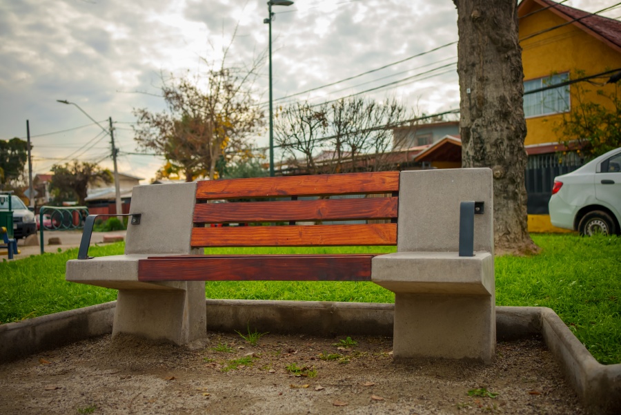 Bancas y Basureros para la Comuna de Ñuñoa.